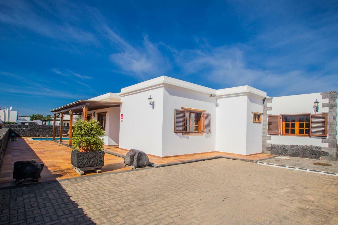 A2 Casas Y Juani Y Juan Lanzarote * Tao