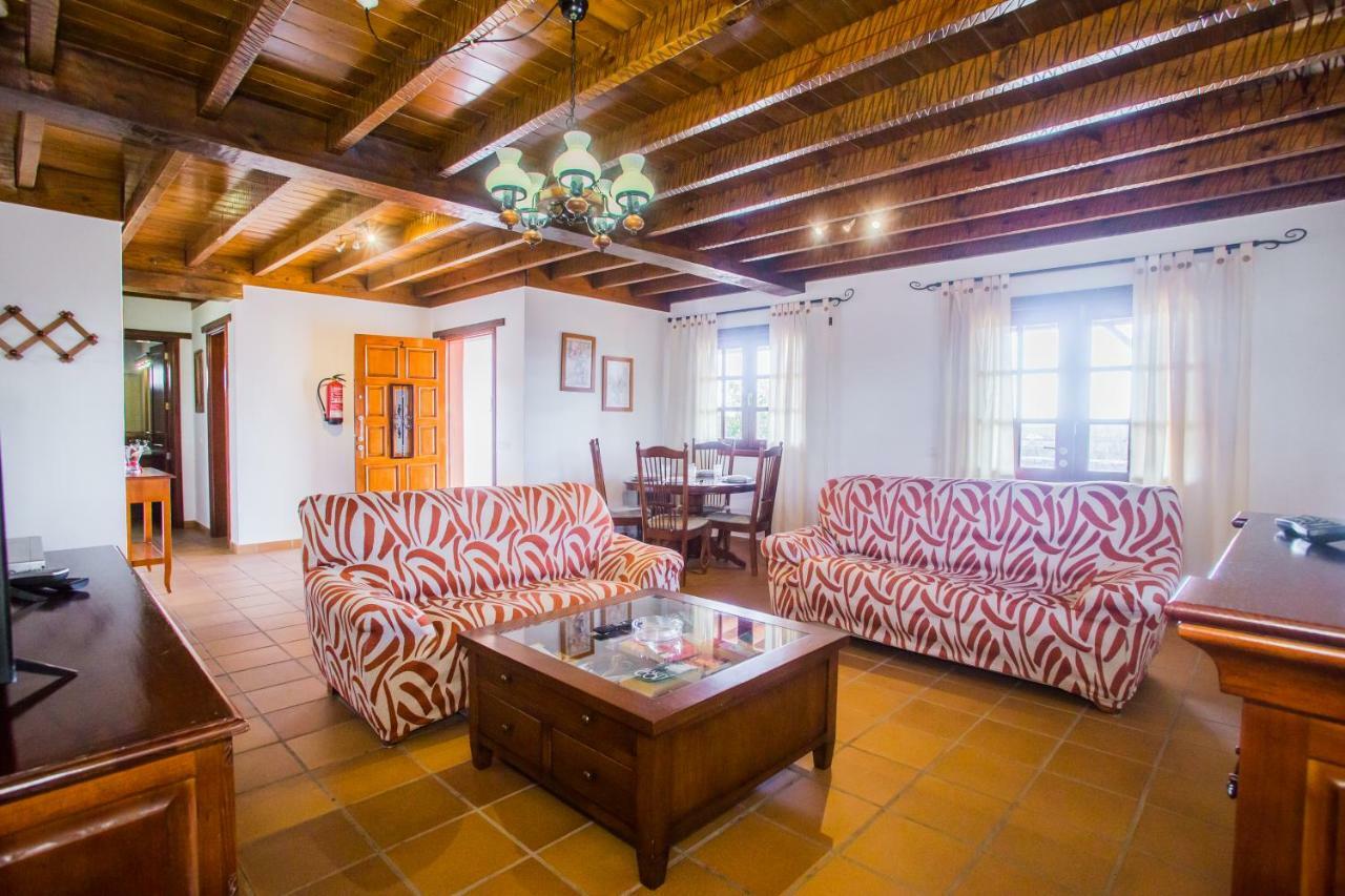 A2 Casas Y Juani Y Juan Lanzarote