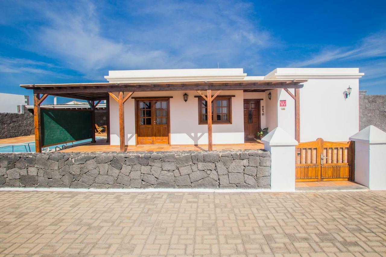 A2 Casas Y Juani Y Juan Lanzarote * Tao